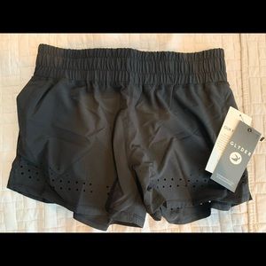 Glyder swift shorts NWT- black